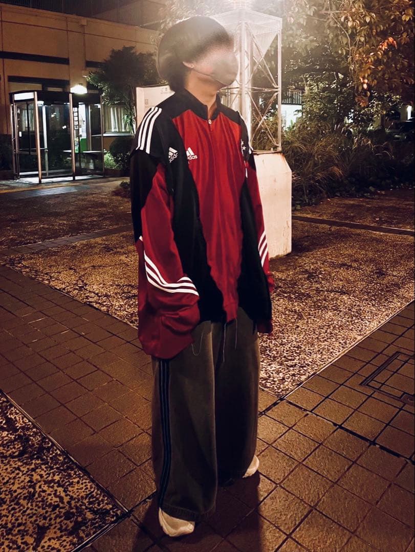 希少 DISCOVERED NEWSED 再構築 アディダス トラックジャケット