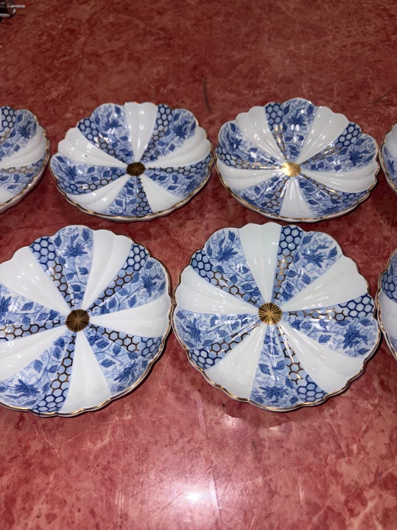 YP1023 有田焼 西山窯 古伊万里 金彩染付亀甲唐草文 菊割小皿　10枚