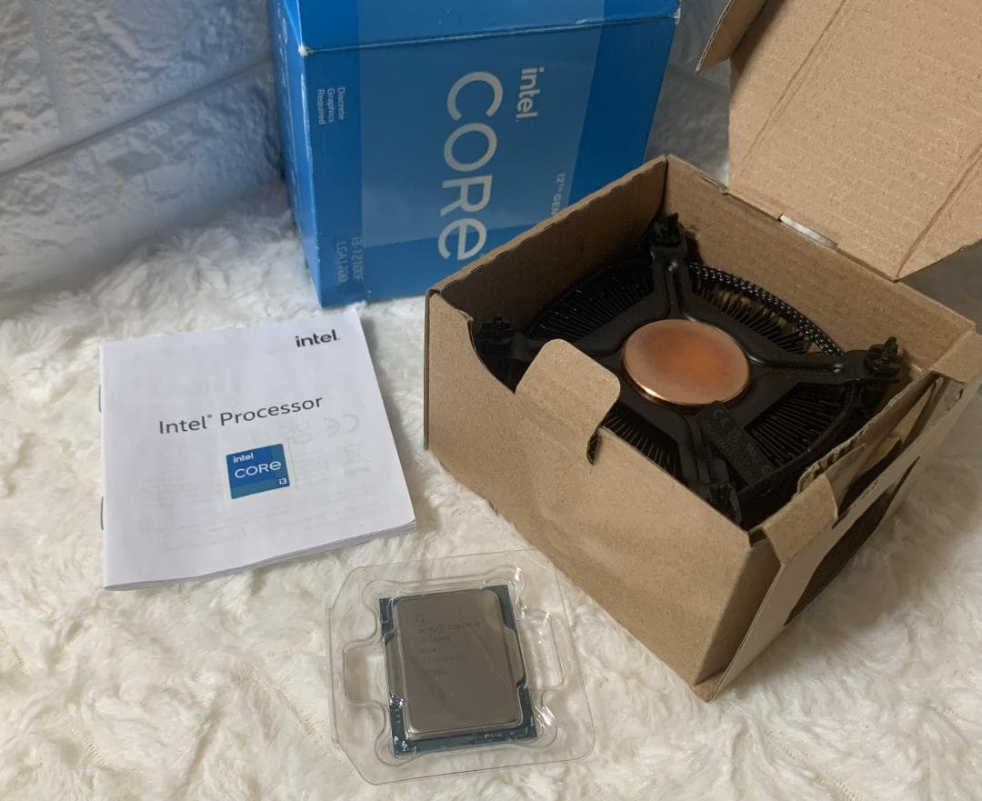 高性能 Intel Core i3-12100F 第12世代