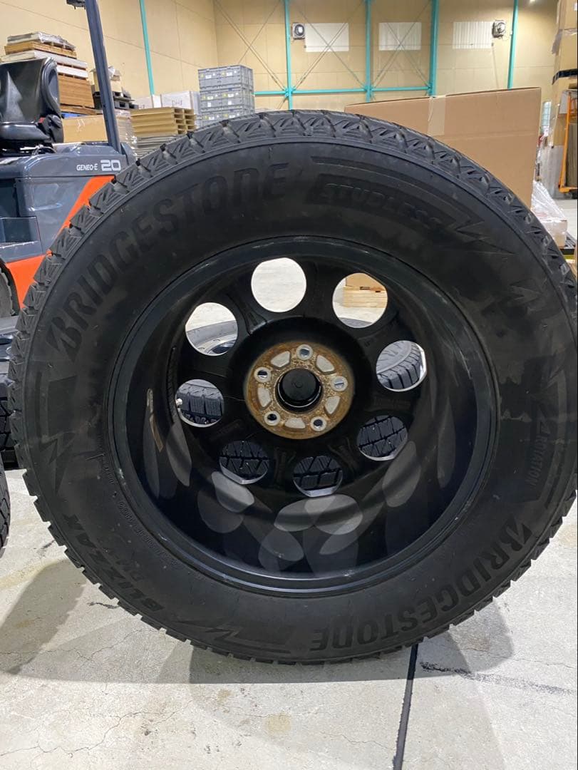 ゆ*け様 ブリヂストン19年製18インチスタッドレスタイヤ　グラチェロ　ラングラ