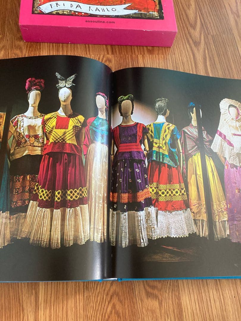 Frida Kahlo: Fashion as … フリーダ・カーロ 洋書