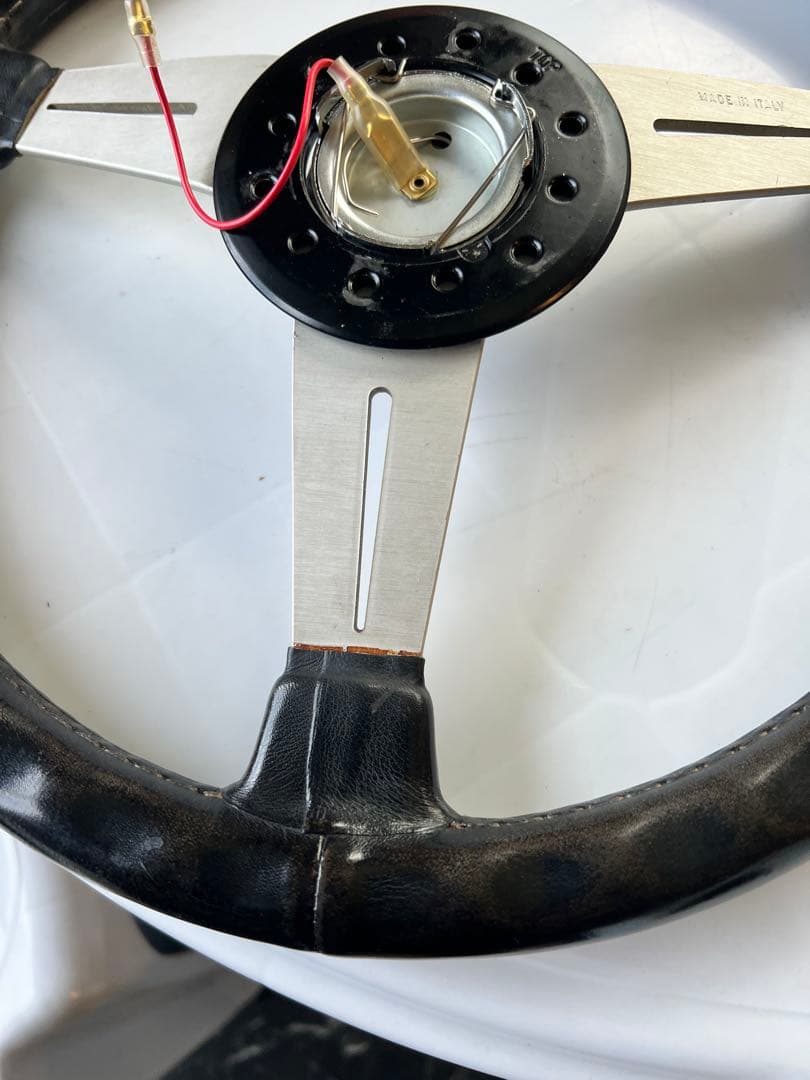 ナルディ？3スポーク ステアリング 本体 ボス付き