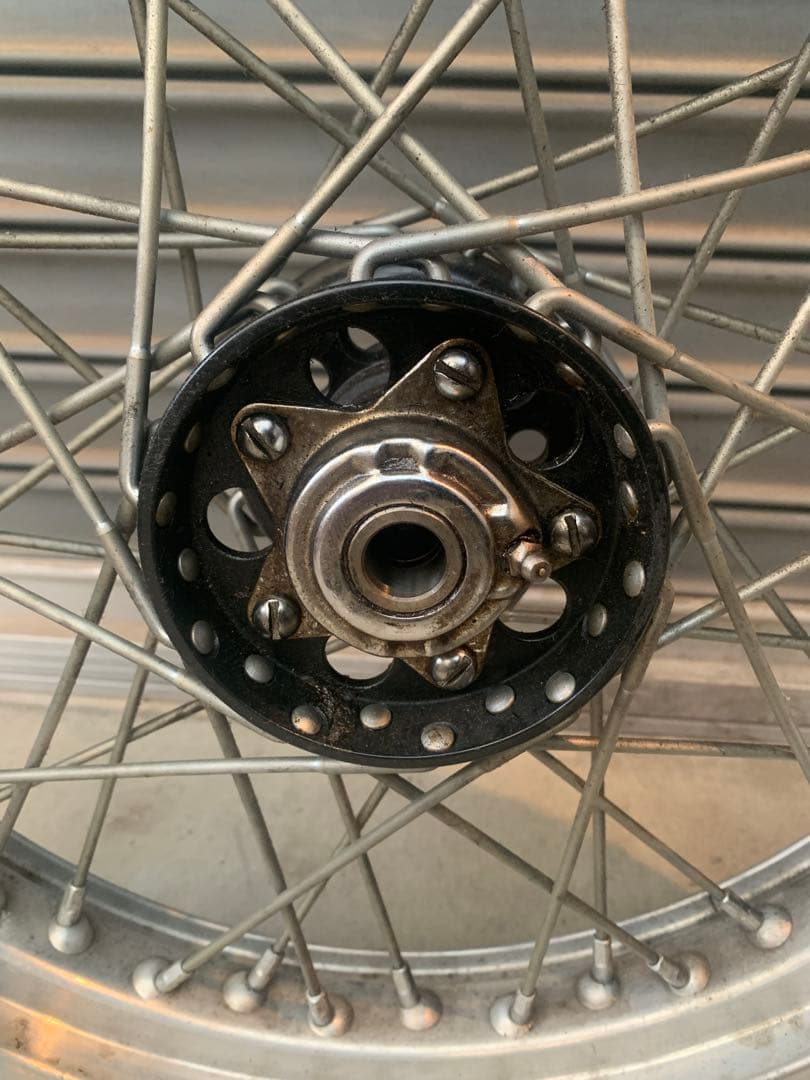 スターハブ　Hリム　18インチ　タイヤ付き　ハーレー ビンテージ