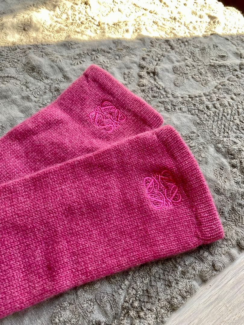 LOEWE（ロエベ）カシミヤ ピンク ロング手袋