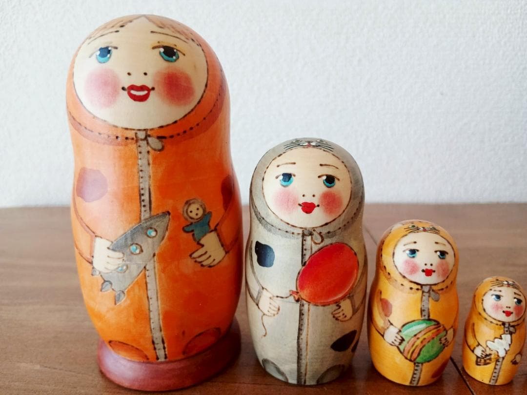 【LYH222】北欧ロシア雑貨 リューバ作 マトリョーシカ　宇宙開発