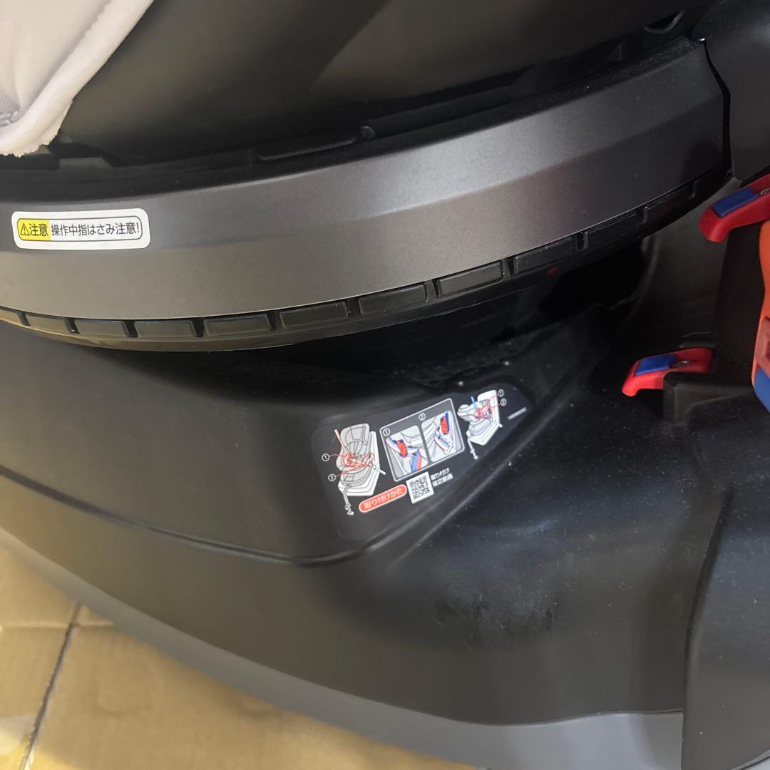 【値下】Combi 車用チャイルドシート クルムーヴ スマート エッグショック