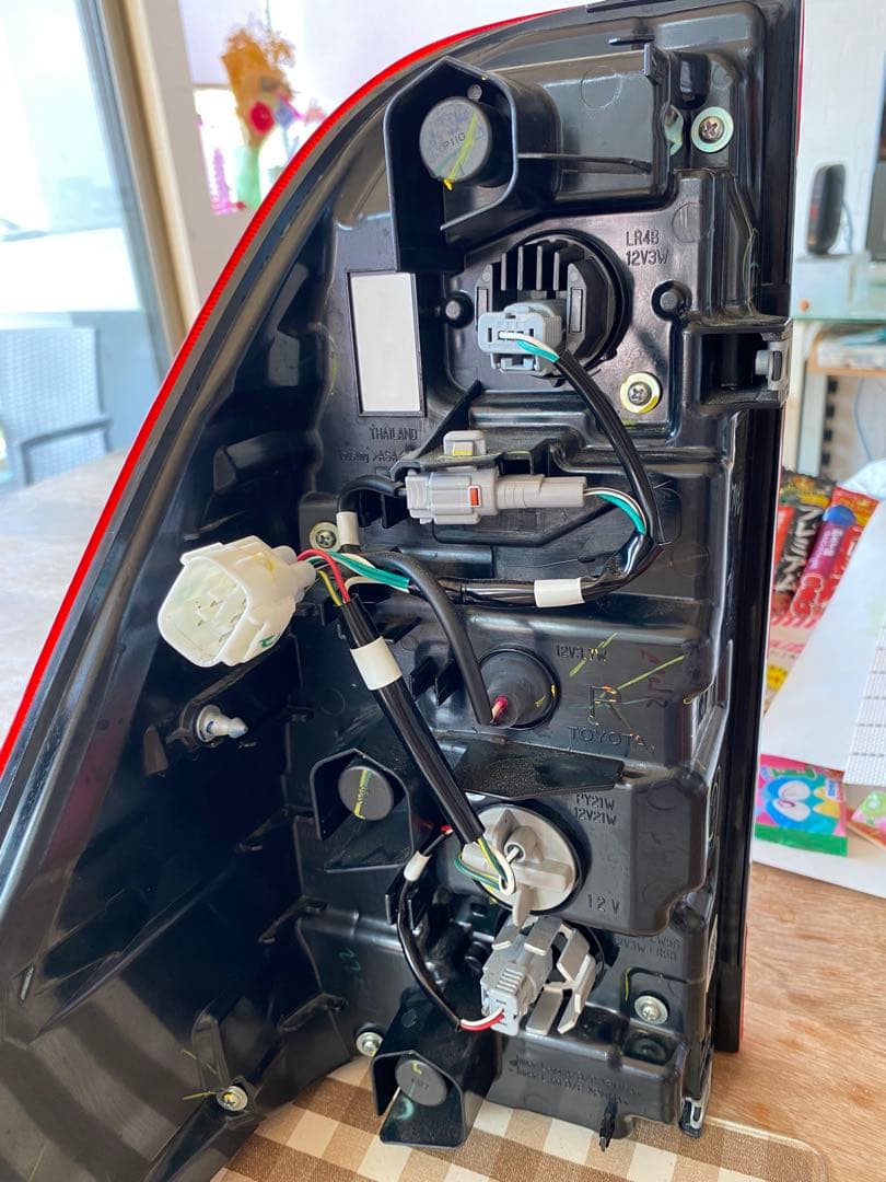 ハイラックスGUN125 後期テールランプ　トヨタ純正