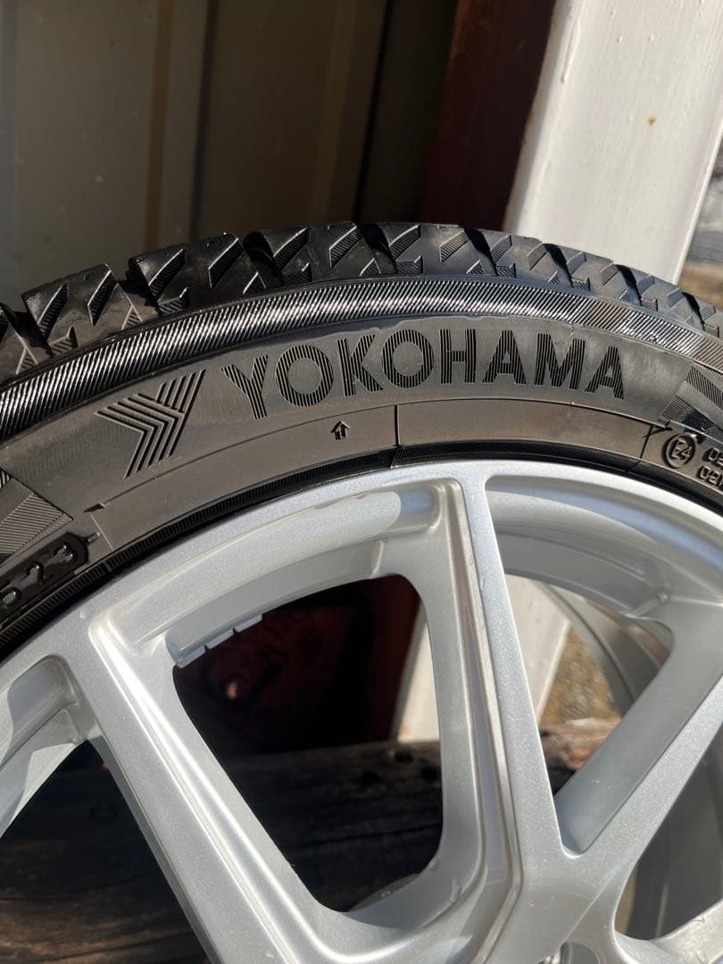 トヨタアクアスタッドレスタイヤホイールセット　ナットつき