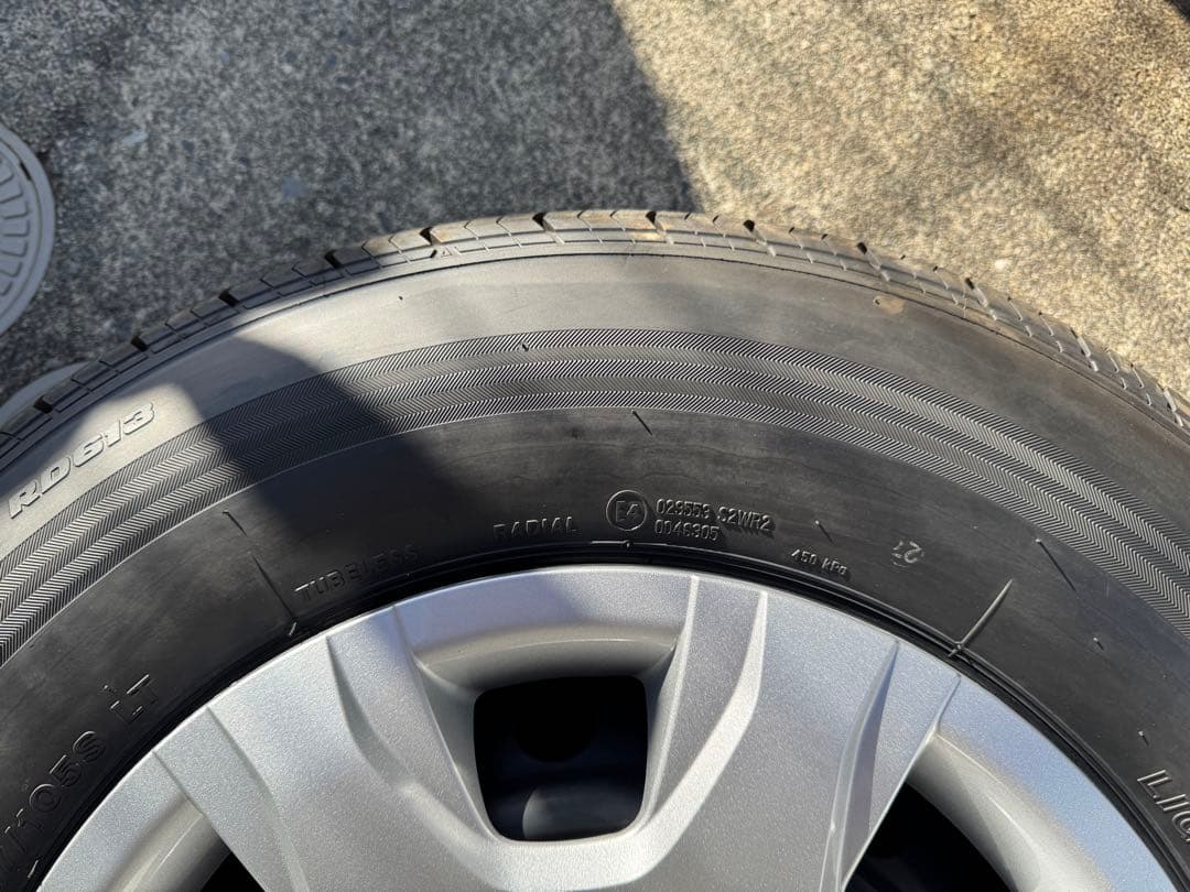 ブリヂストン エコピア　ハイエース純正15インチ タイヤセット5本スペア含む