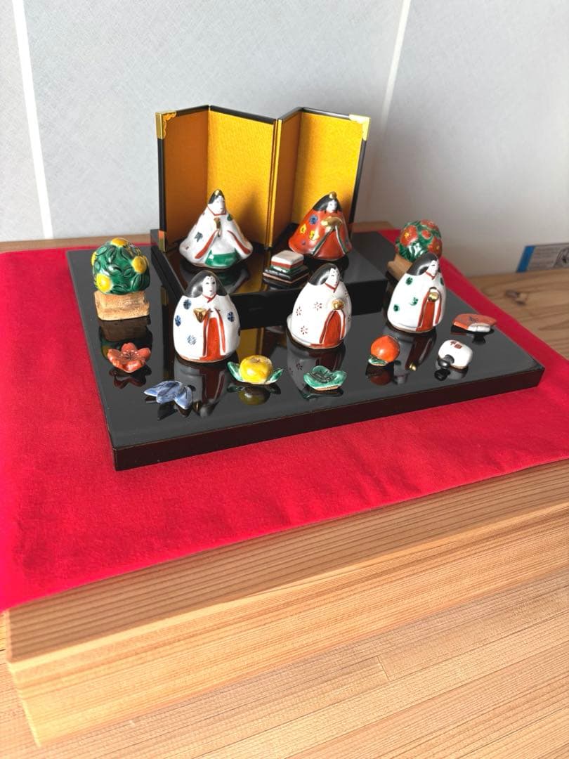 お雛様　お内裏さまと三人官女　陶磁器