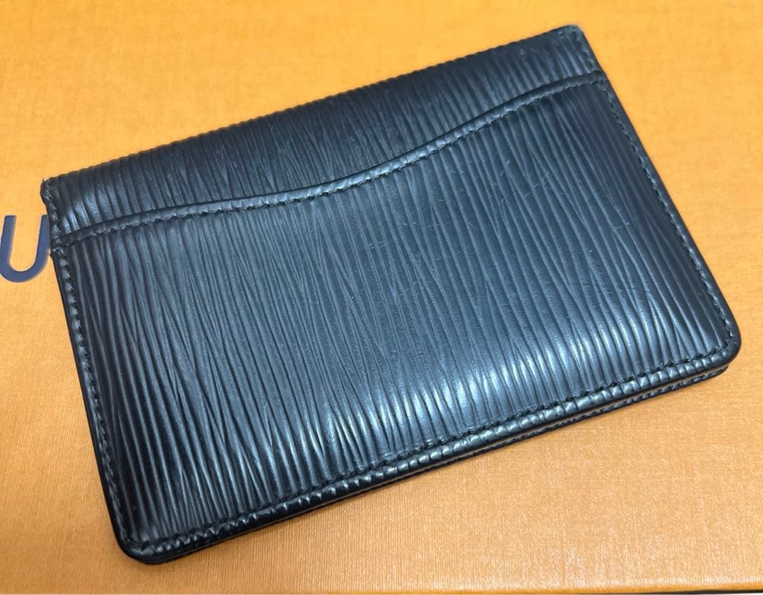 ルイ・ヴィトン　エピ　名刺入れ/カードケース　黒　【美品】