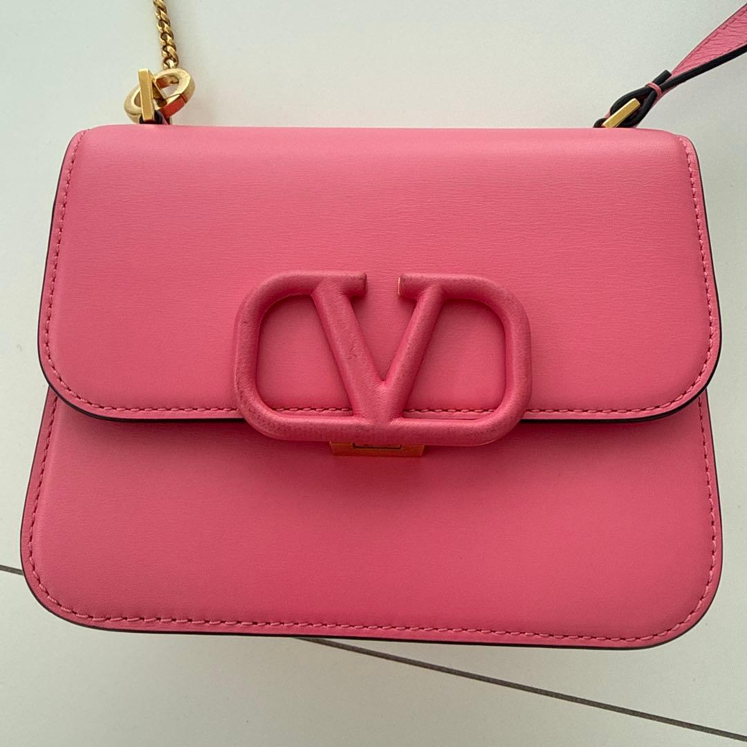 Valentino ロゴ付きピンクショルダーバッグ 保存袋つき