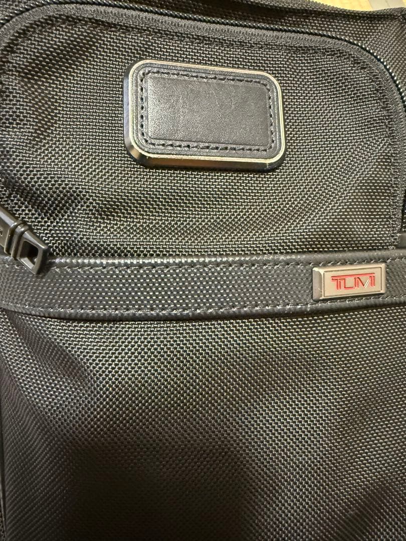 TUMI ショルダーバック　ALPHA