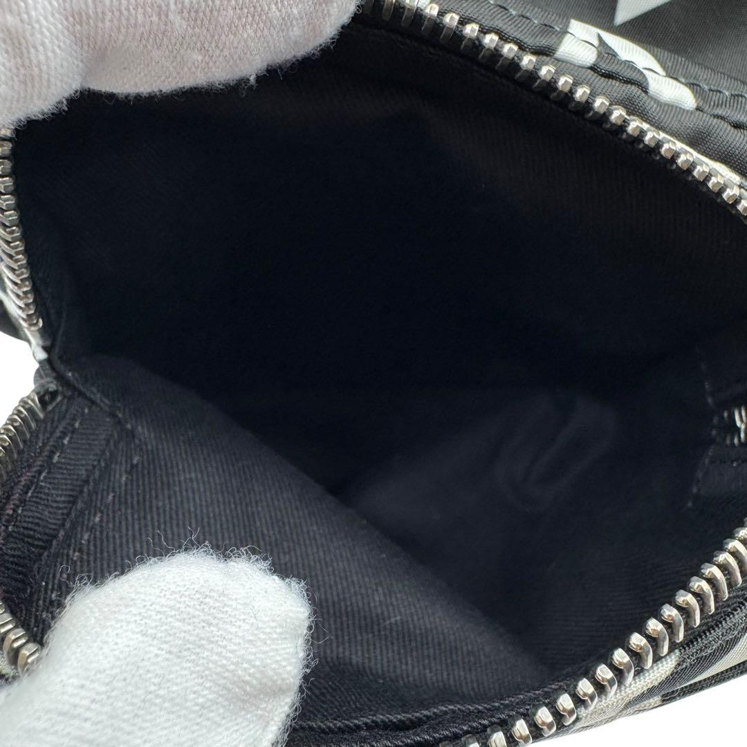 GIVENCHY ジバンシー　ボディバッグ　クロスボディ　ショルダーバッグ　総柄