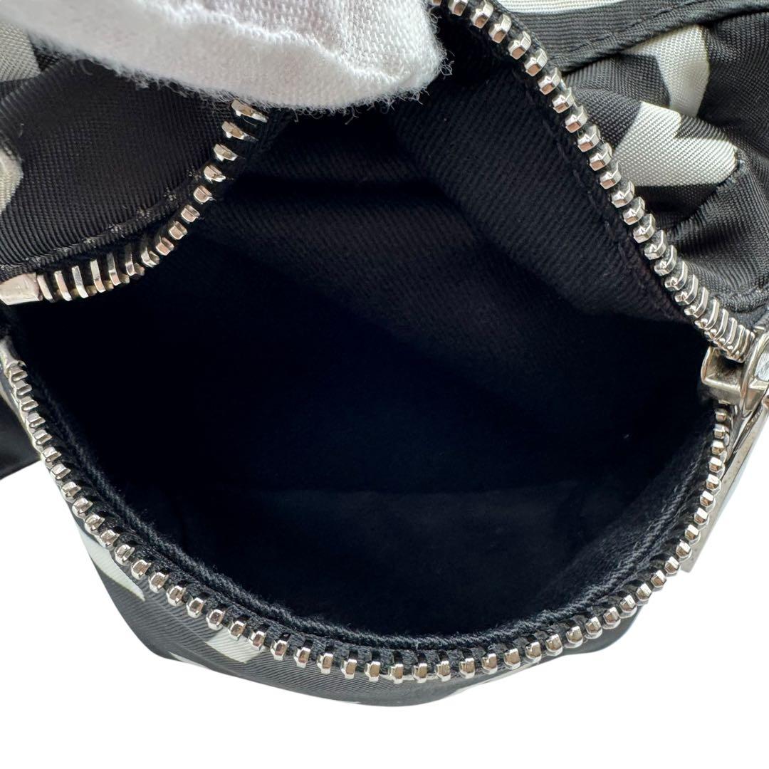 GIVENCHY ジバンシー　ボディバッグ　クロスボディ　ショルダーバッグ　総柄