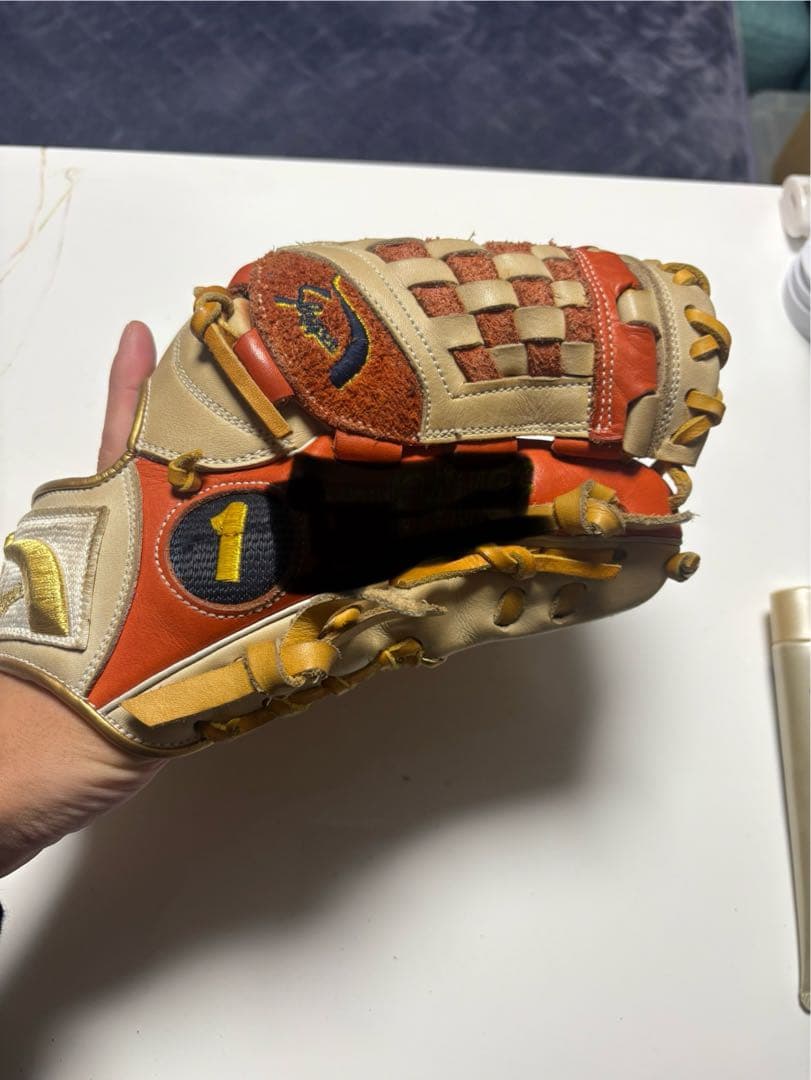 は*る様 【値下げ交渉大歓迎】スラッガーオーダー　軟式野球グローブ