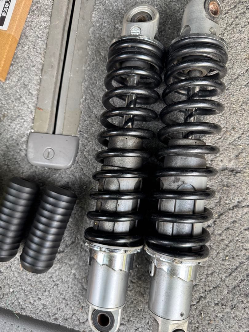 ハーレー純正サス