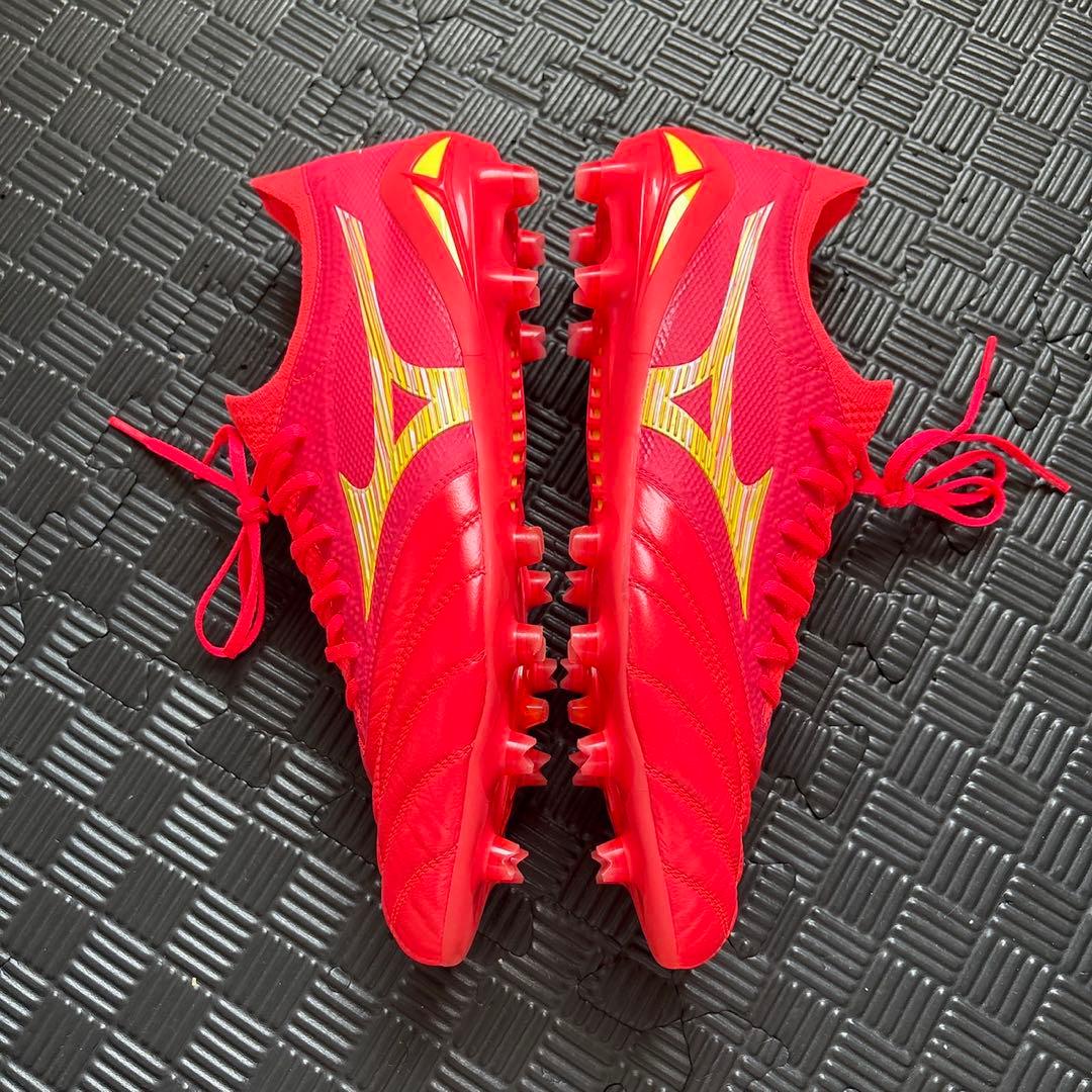 ううう　ミズノ モレリア エオ4 レッド　新品です。