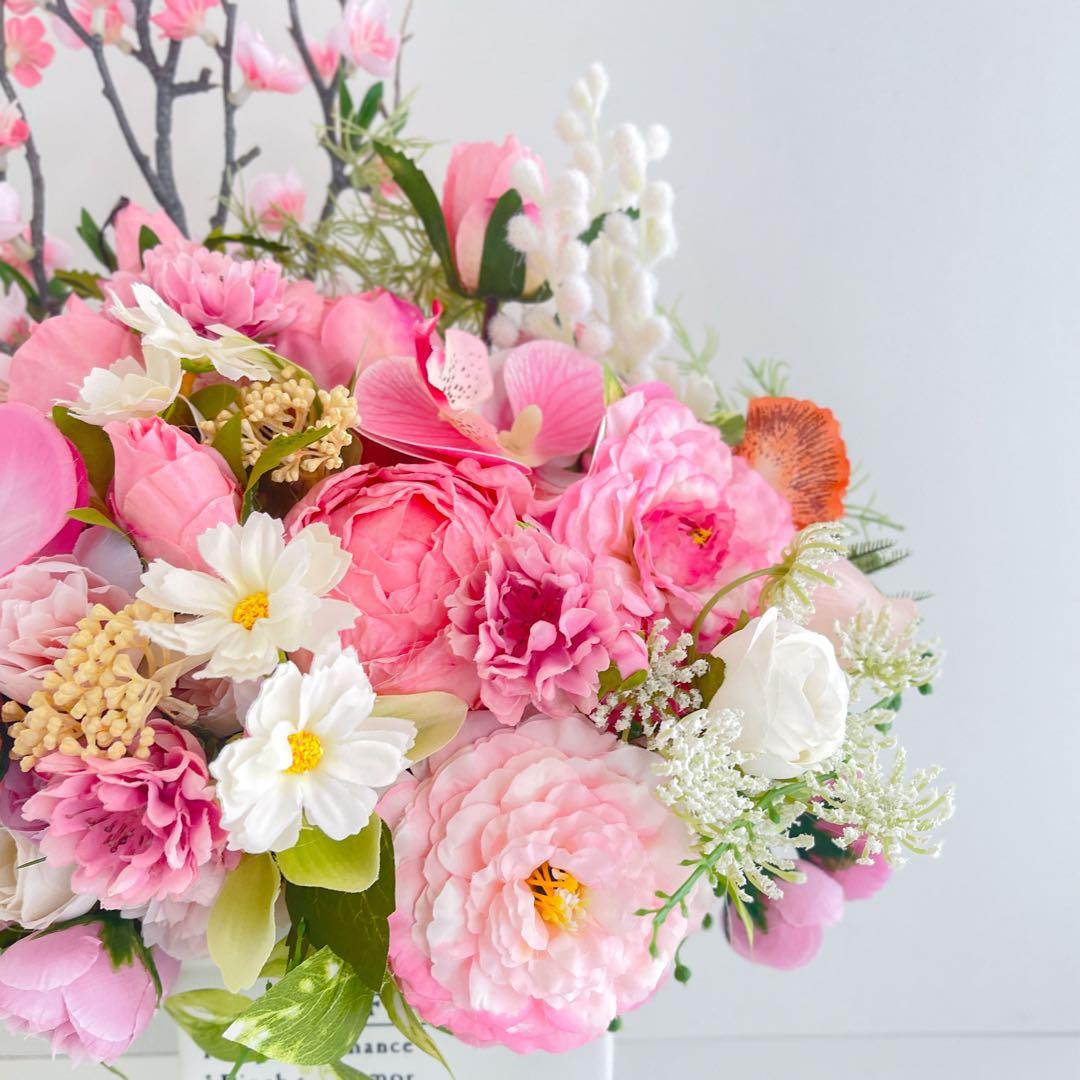 春爛漫 桃と牡丹の優雅なアレンジメント｜桃の節句・誕生日・退職祝い　光触媒