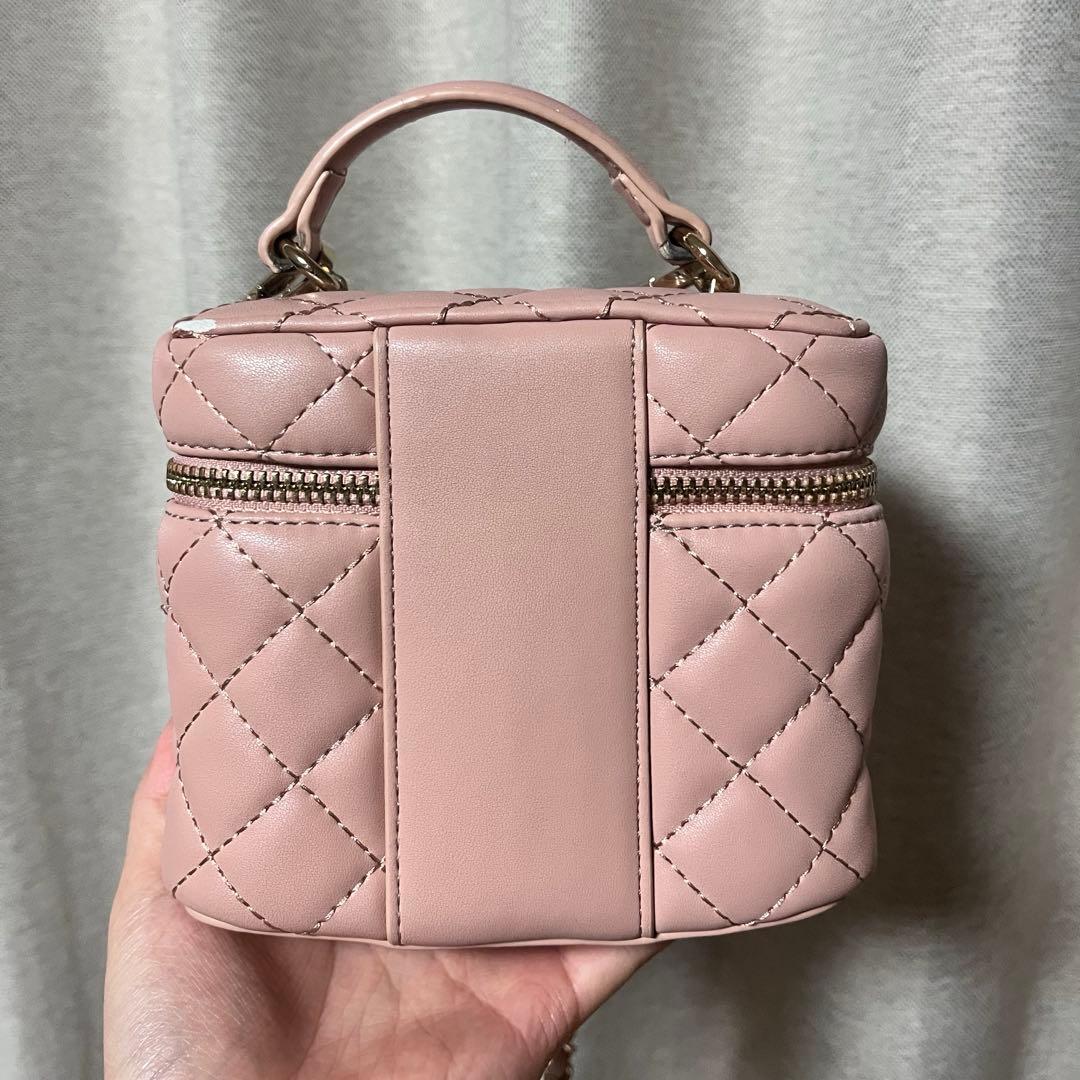【ゴールドパーツ】キルティングスクエアミニバッグ