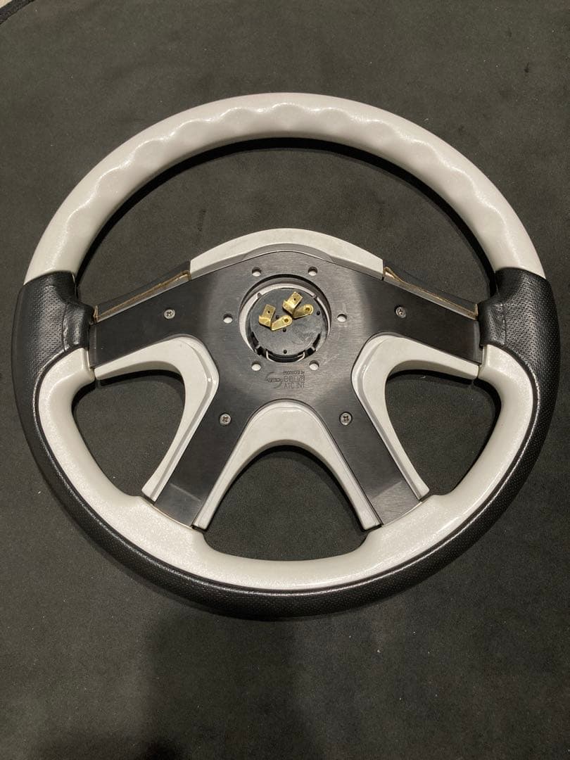 一*会様 FABULOUS ファブレス ステアリング ホワイト