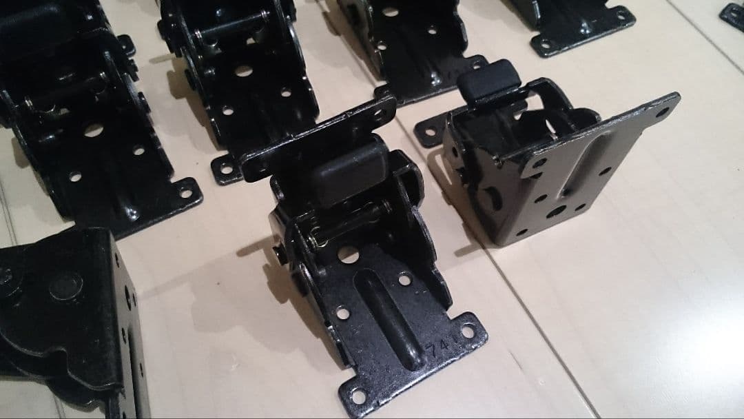 新品★折りたたみ脚　折脚金具１００個セット ＤＩＹ 座卓等 折れ脚金具