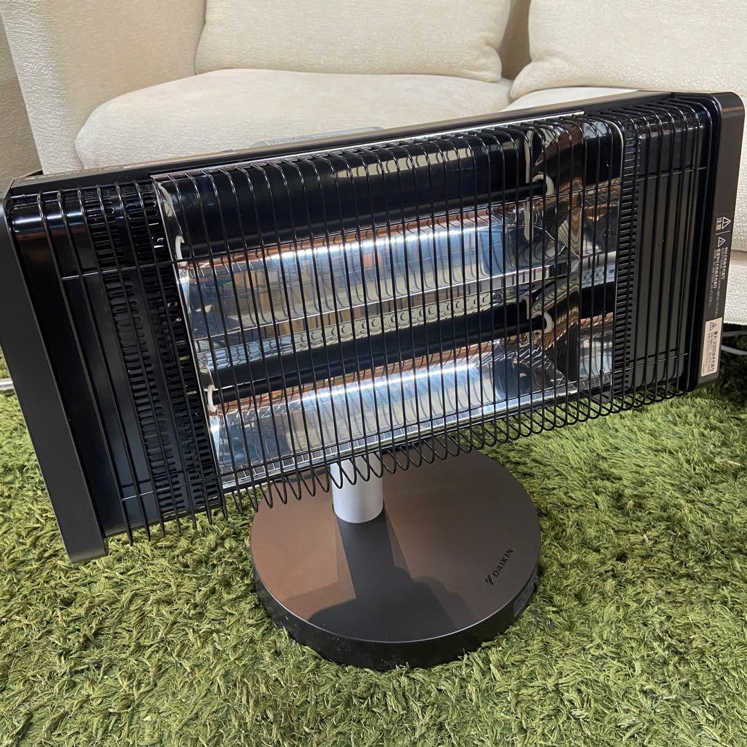 美品⭐️DAIKIN ダイキン　 遠赤外線暖房機　セラムヒート　2022年製