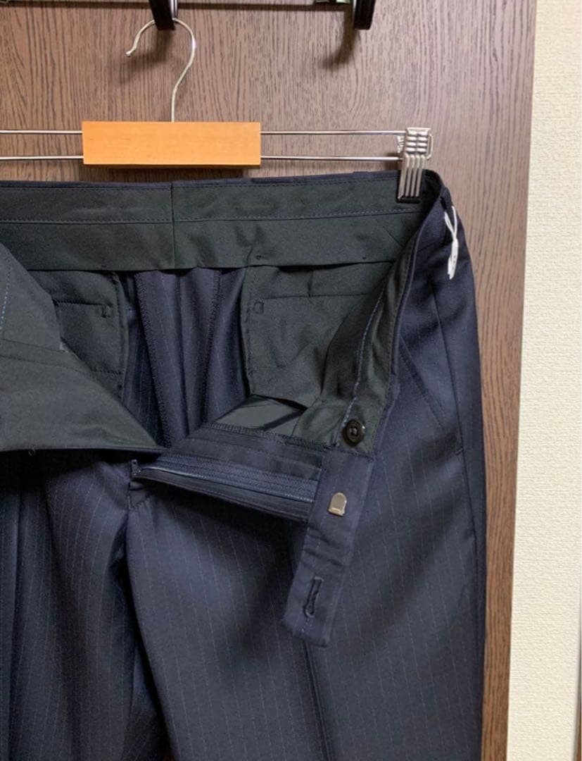 専用A6新品未使用！イタリアREDAウール100%ネイビー3ピーススーツ！