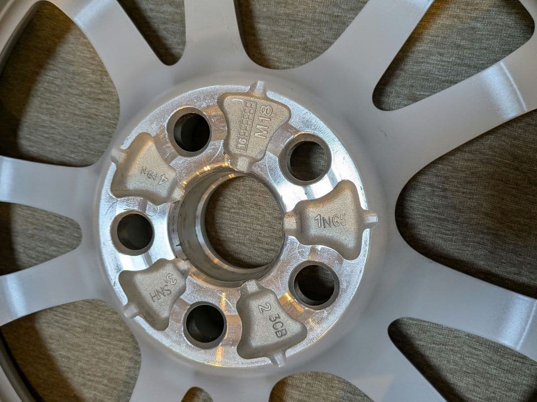 50プリウス 15インチ　純正 アルミホイール 4本セット新車外し