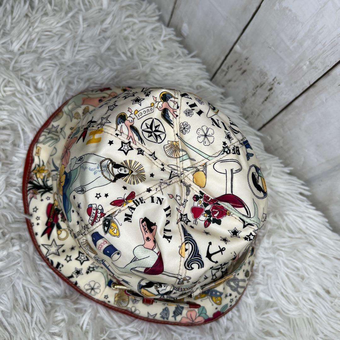 希少　GUCCI バケットハット　プリント　ビーチ　総柄　ホワイト　レッド　帽子