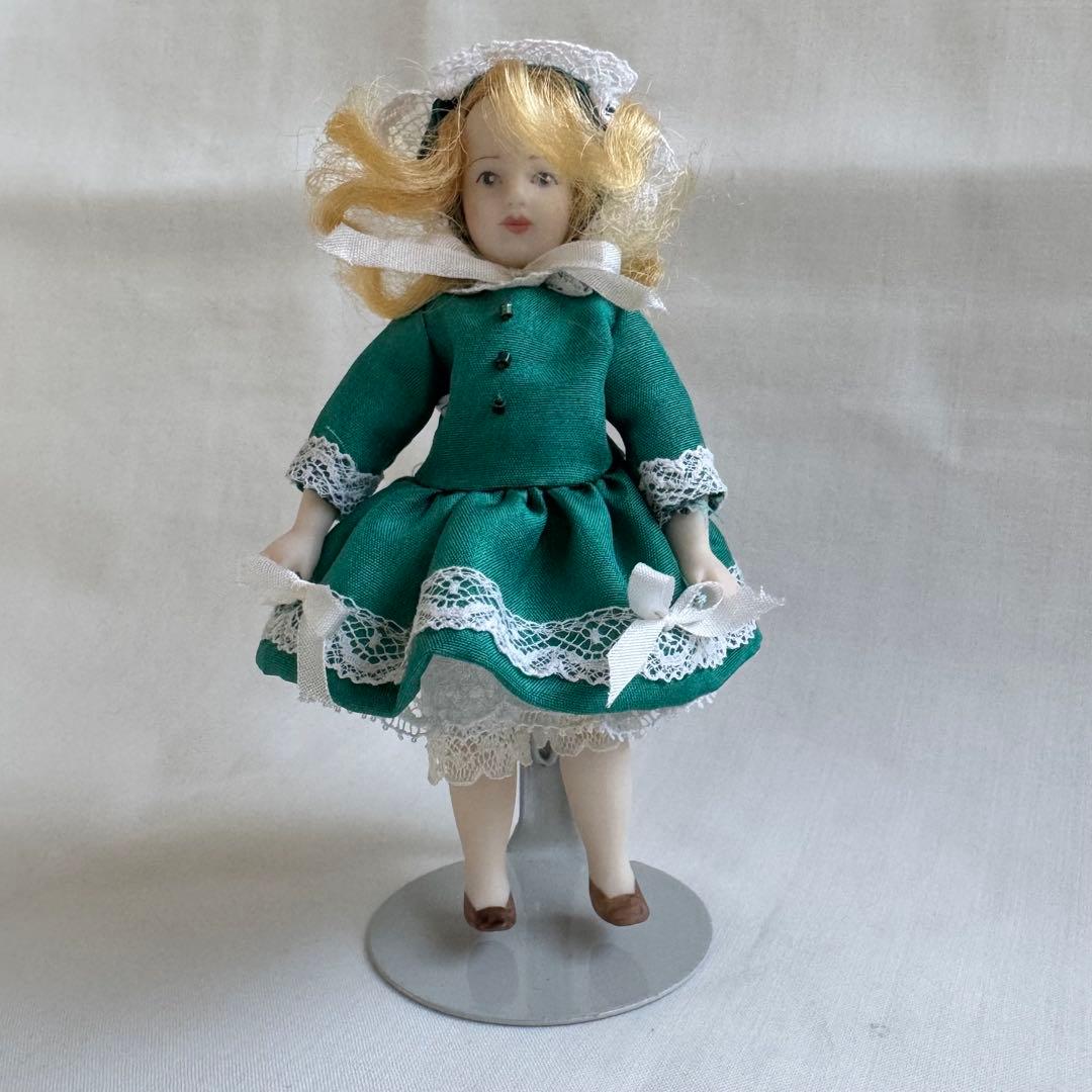 ミニチュアビスクドール　ミニョネット　身長11cm