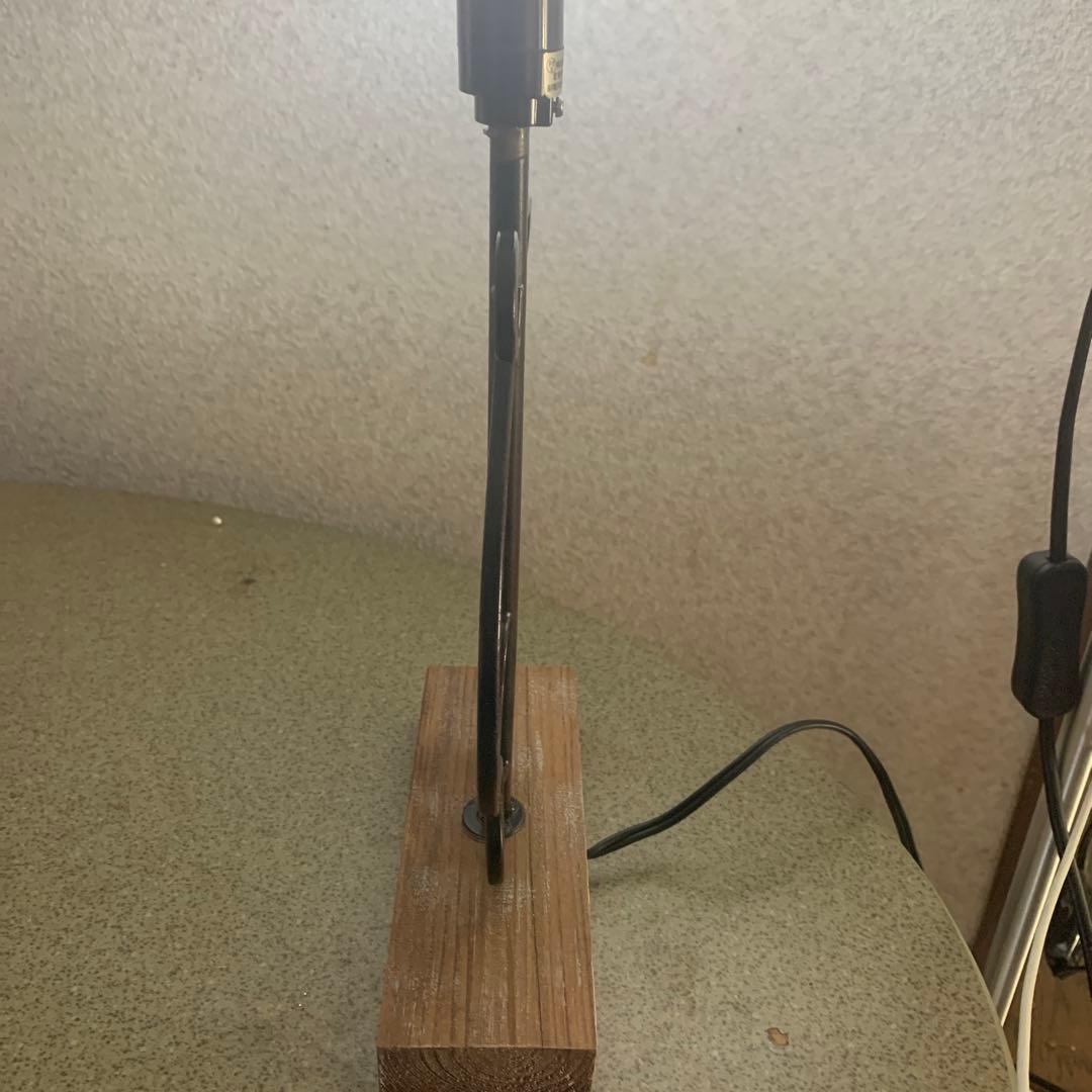 アンティーク　木に電気スタンド