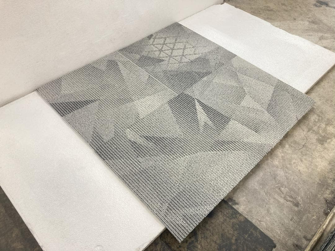 東栄ペット　タイルカーペット　４８枚　新品・未使用　国内メーカー　正規品