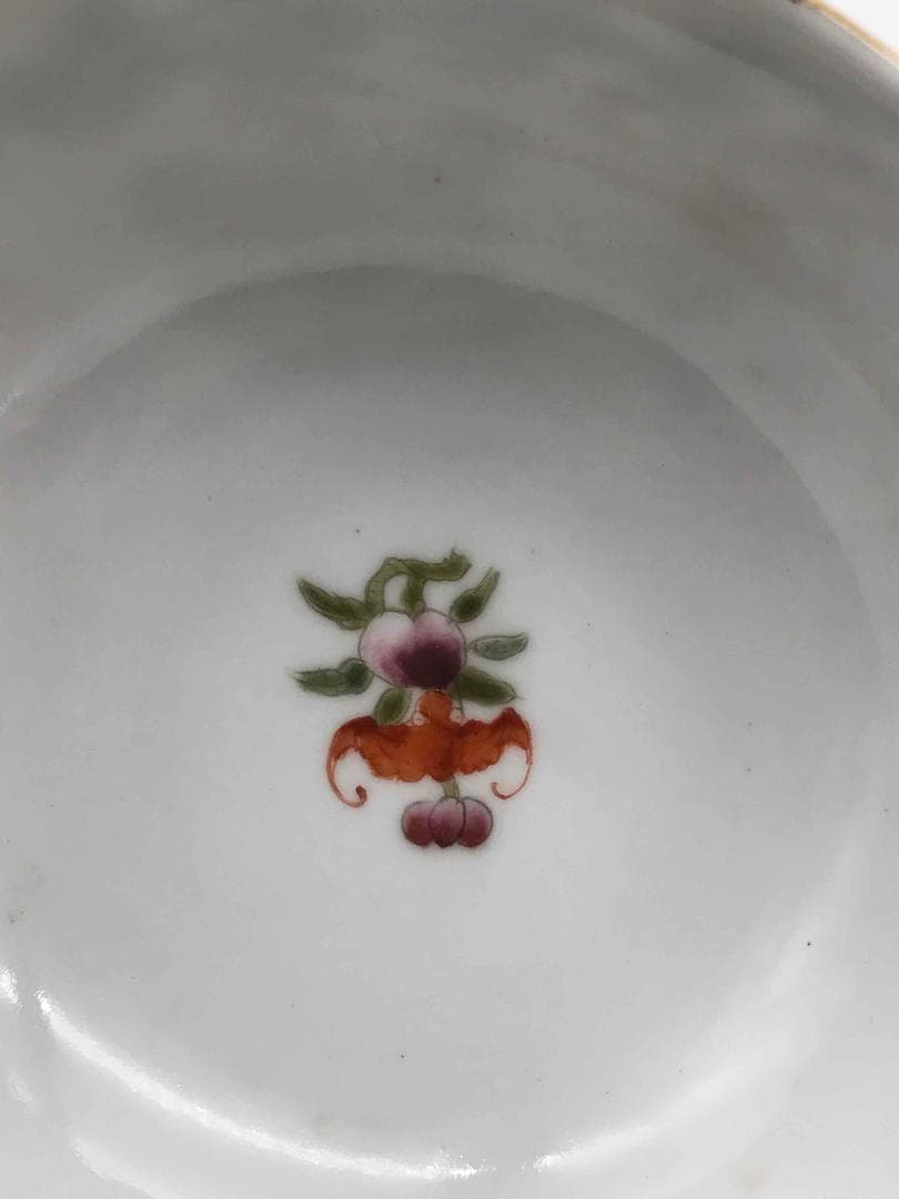 清光緒時代　【大清光緒年製】在銘　粉彩開光寿字桃紋茶碗　湯呑　(D-67)