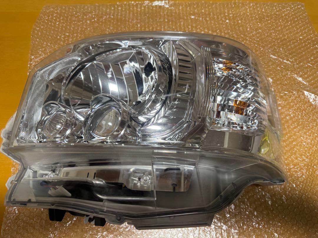 T工房様 ハイエース4型以降LED純正ヘッドライト
