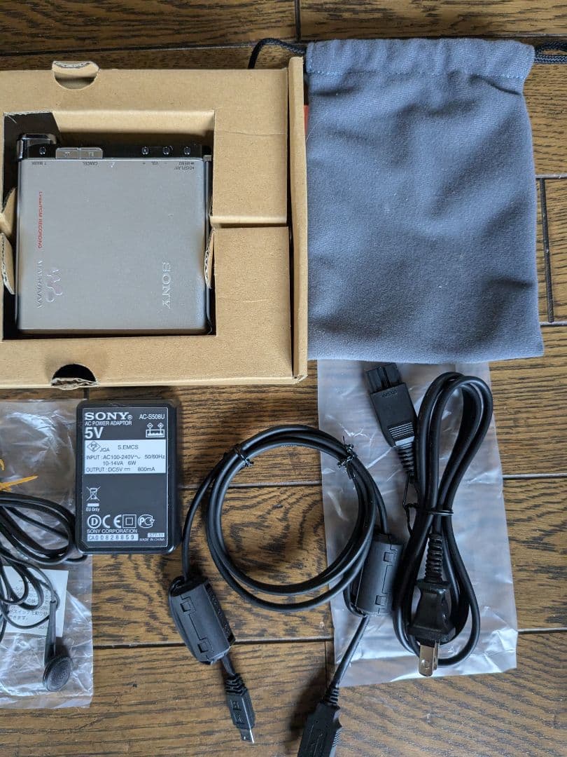 未使用級★SONY Hi-MD MZ-RH1　MDウォークマン　WALKMAN