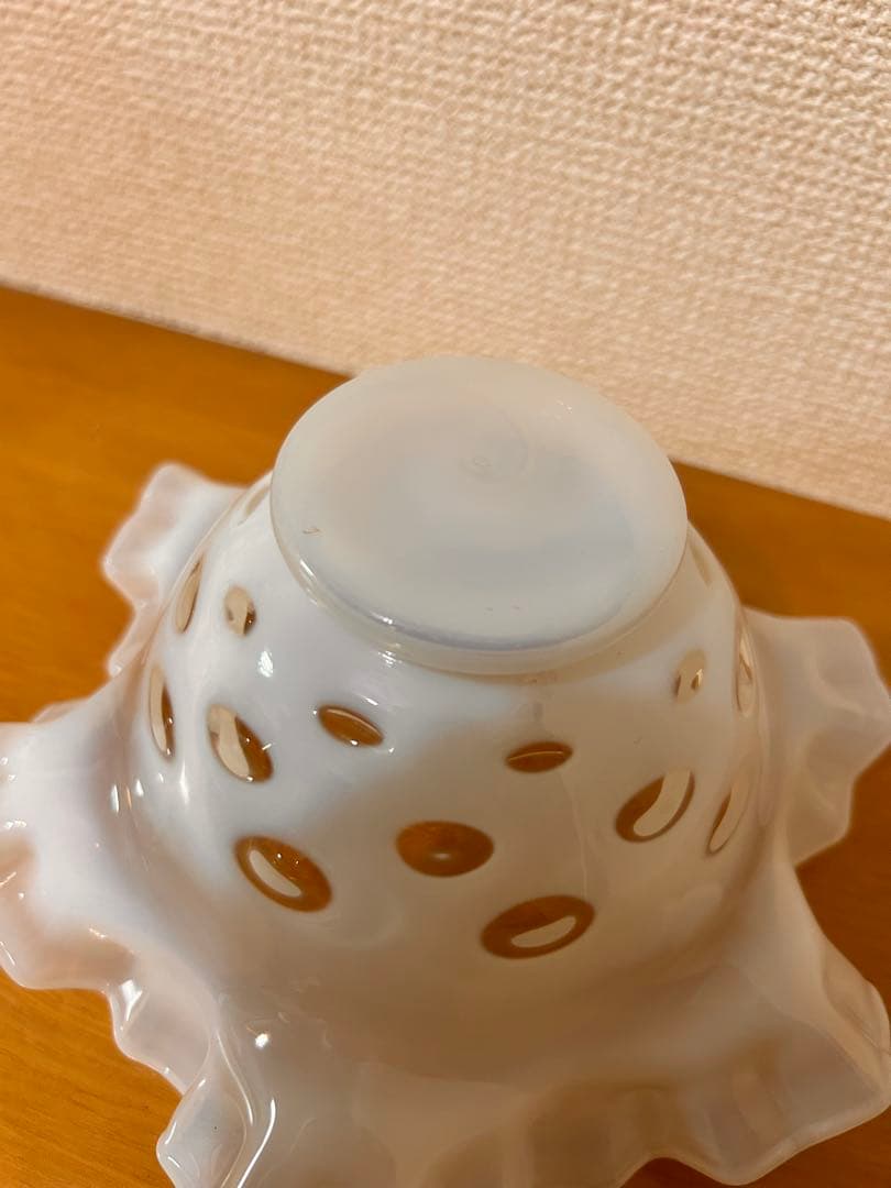 フェントン ミルクグラス フリルエッジボウル ホワイト　ドット