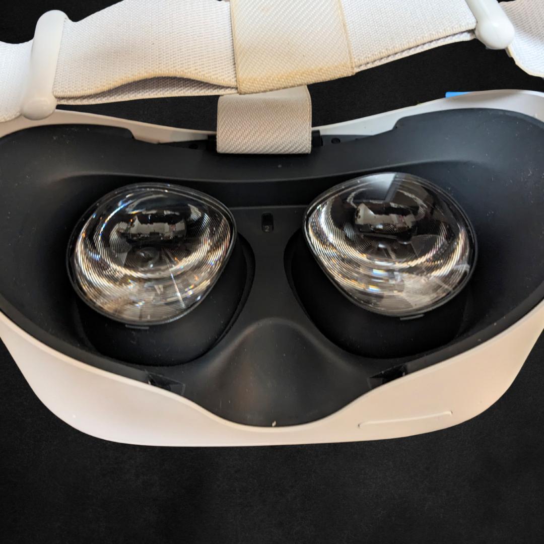 【美品】 Quest 2  64GB 本体・パッド新品交換済