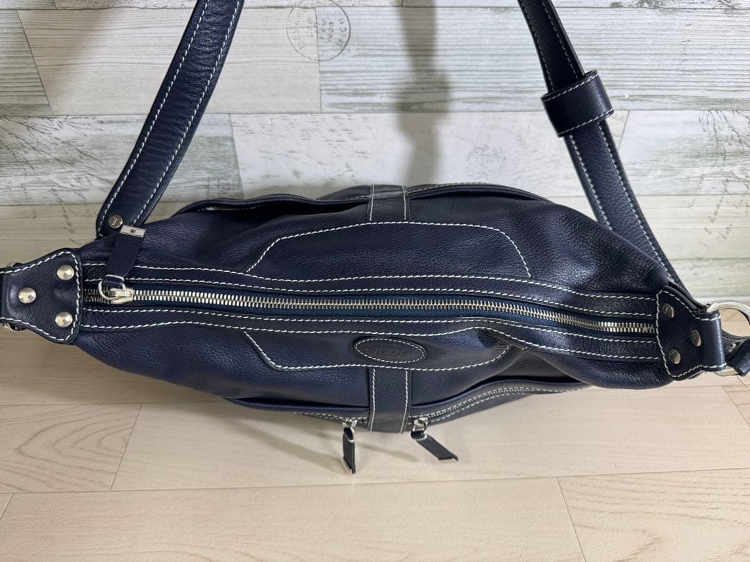 ★TOD'S ★ ネイビー レザー ショルダーバッグ