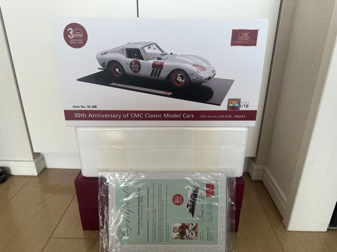 年末限定価格 CMC 1/18 フェラーリ 250 GTO 30周年ミニカー