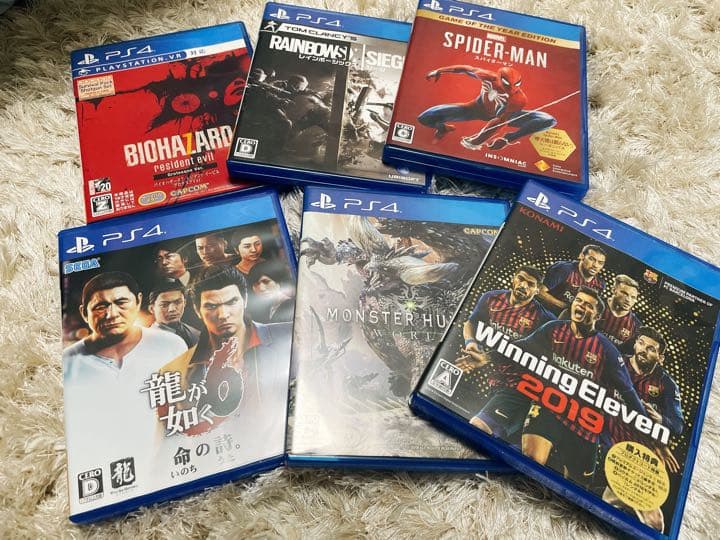 play station4 本体、コントローラー2つ、その他