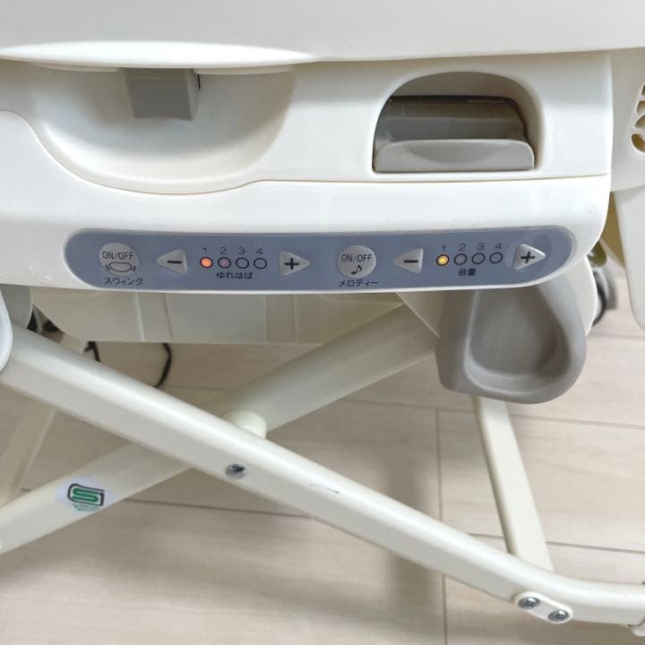 コンビ　ネムリラ4キャス　オートスイングlotta 赤ちゃん本舗特別仕様