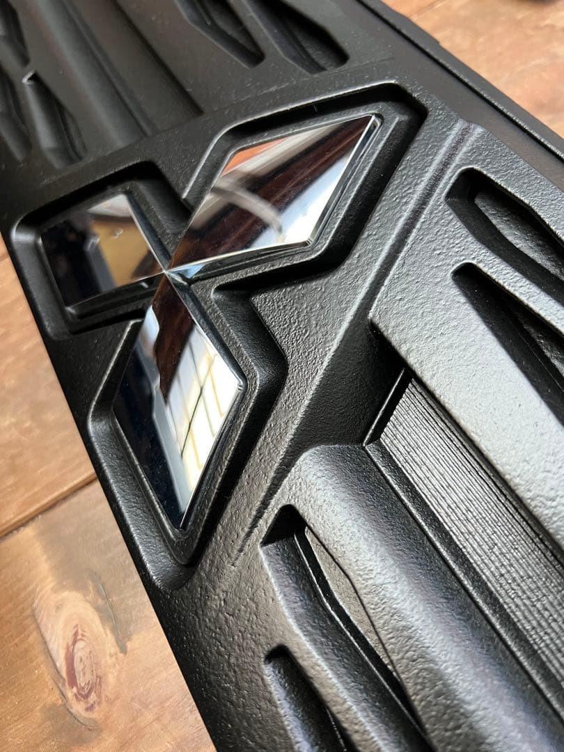 新型デリカD5 フロントグリル周り一式、ロワーバンパー、 チッピング塗装品