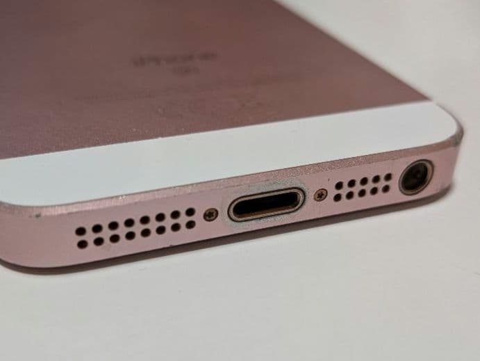 AppleiPhoneSE第1世代 32GBローズゴールド本体初期化済みセール中