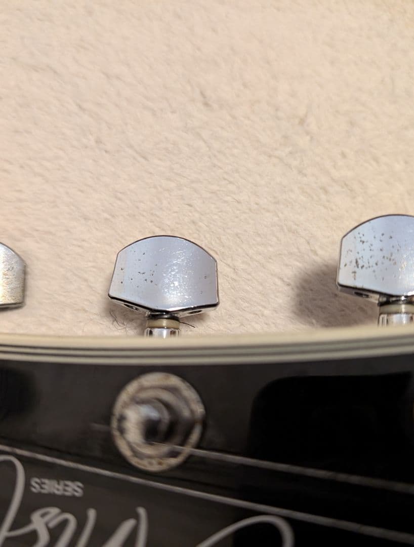 ひ*7様 Ibanez、EMG搭載モデル、美品ギターケース付き