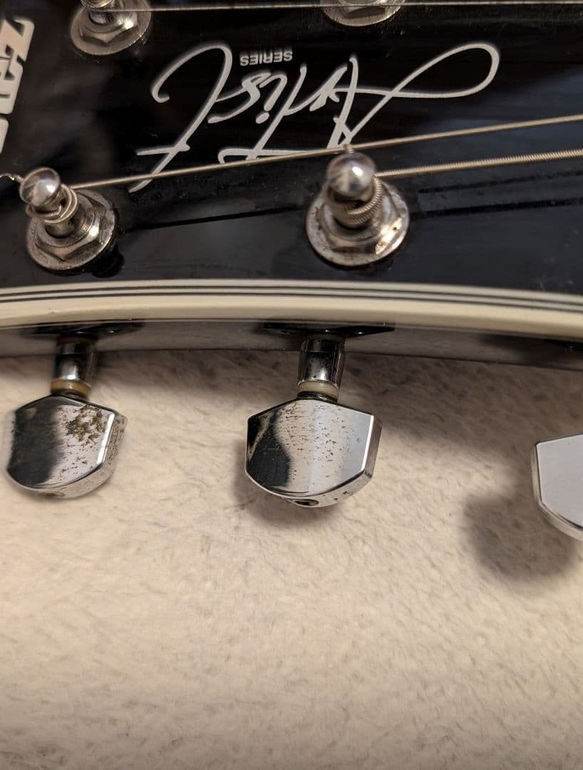 ひ*7様 Ibanez、EMG搭載モデル、美品ギターケース付き