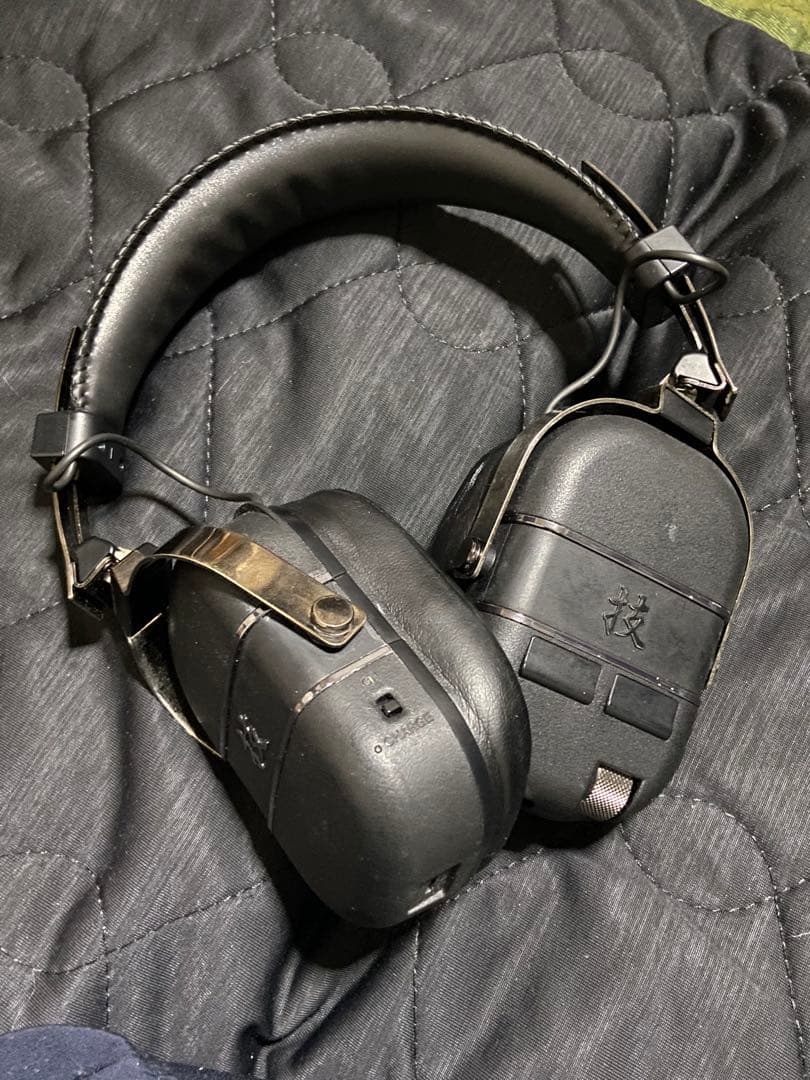 ヘッドホン BOSS WAZA-AIR BASS