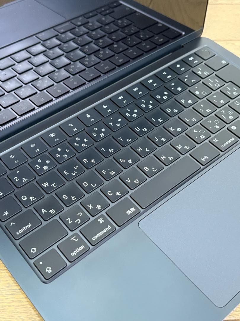 Apple MacBook Air M2 ミッドナイト
