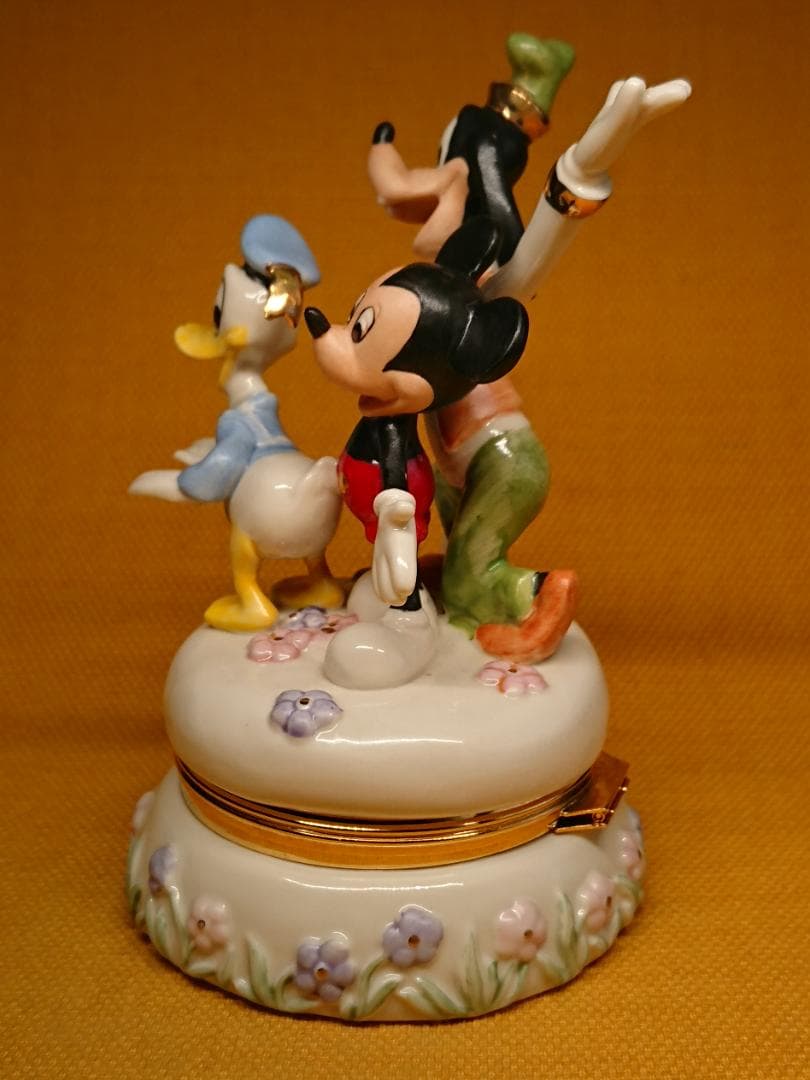 【美品】ミッキー　レノックス　宝箱　置物　インテリア　工芸品　美術品　A3275