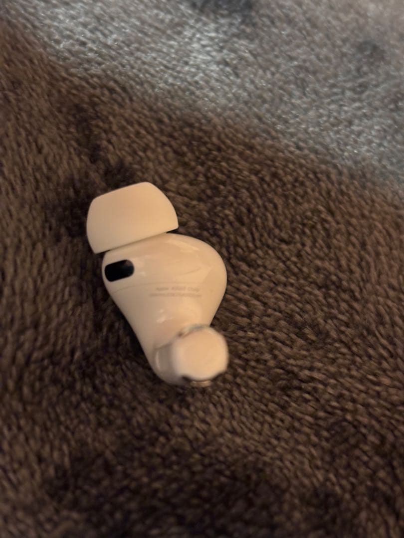 AirPods Pro ワイヤレスイヤホン ホワイト　第3世代　右耳のみ